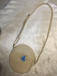 Round Canvas Sling Bag / Wendy Embroidered