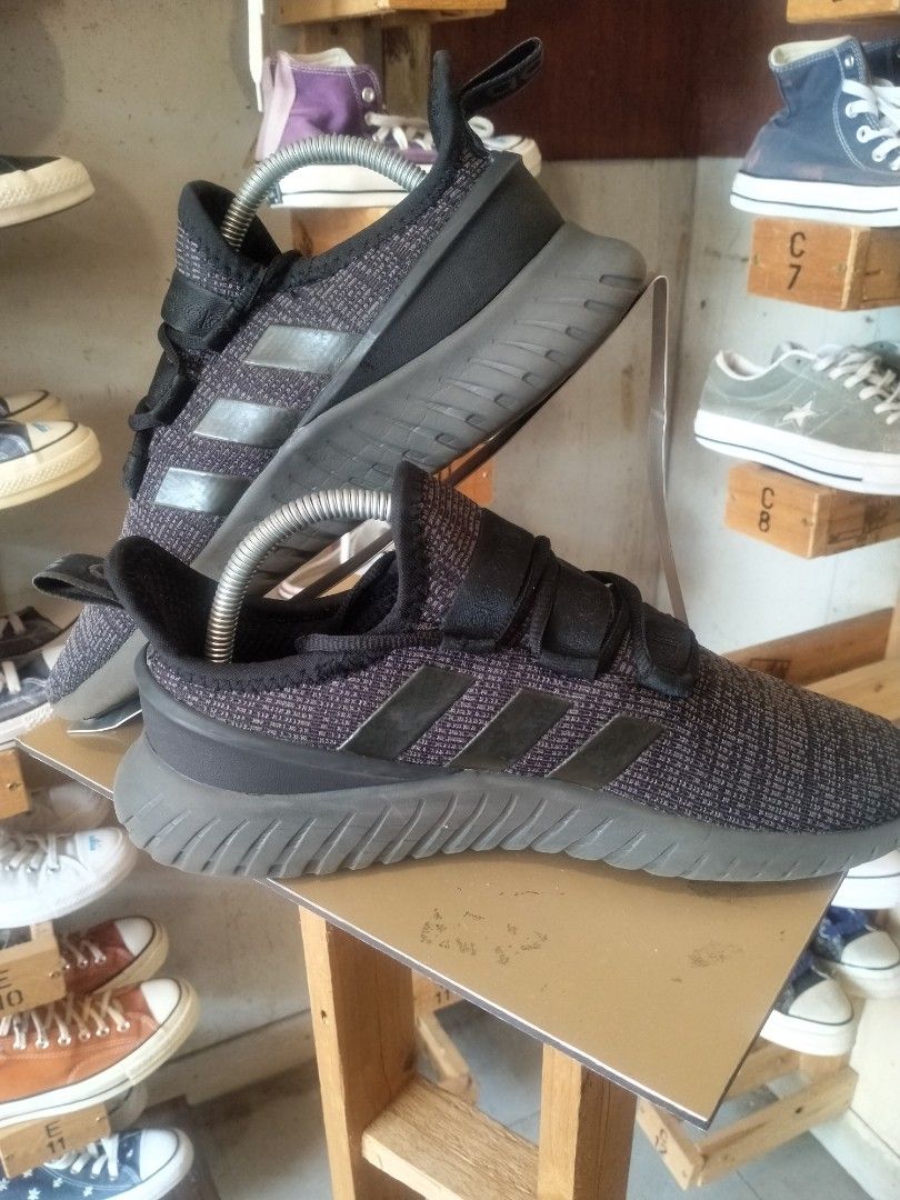 running shoes triple black size 7 8 9 UK only