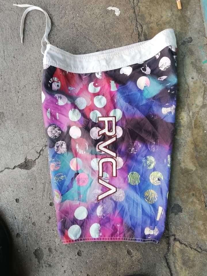 RVCA short Tshirt (Category: Activewear) located in Santa Cruz. Submitted by mark_grimaldo (Listing ID 1256597233, Image 2). Description: RVCA Short x Tshirt P 450+sf take all Short 36x21 Need wash Tshirt XL (23x30) Discoloration sa neck part LAGUNA AREA DM📩📩.