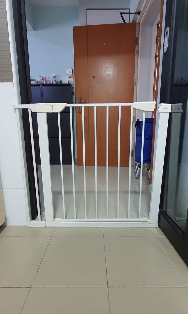 Safety gate
