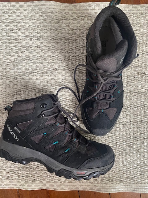 salomon hiking boots australia
