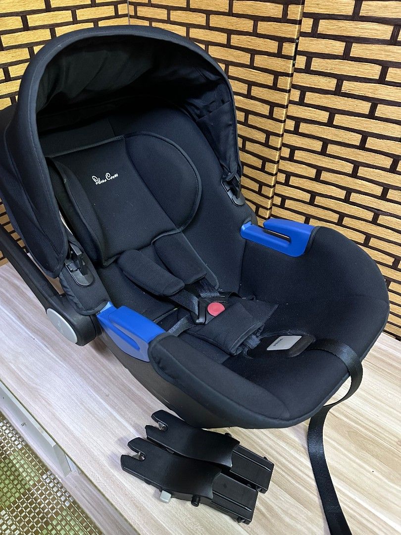 Silver cross baby carseat carrier include ADAPTOR Babies Kids