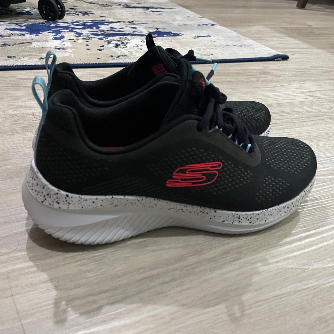 Cheshire oaks skechers shop discount