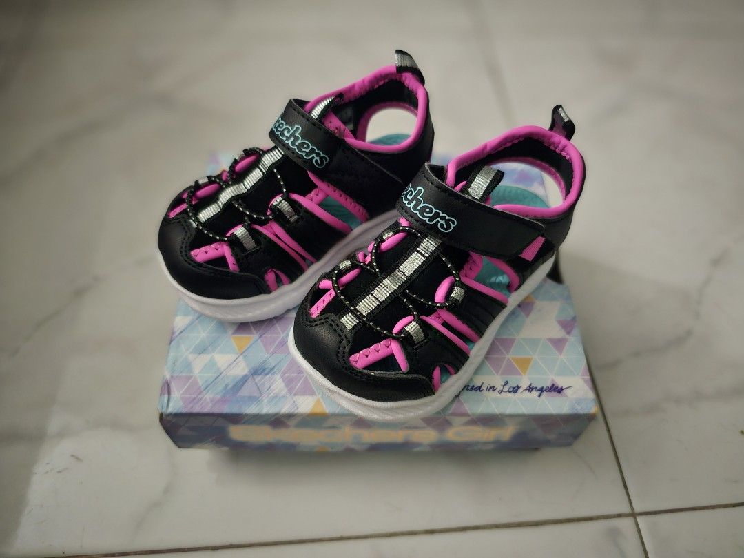 Girls pink sketchers online