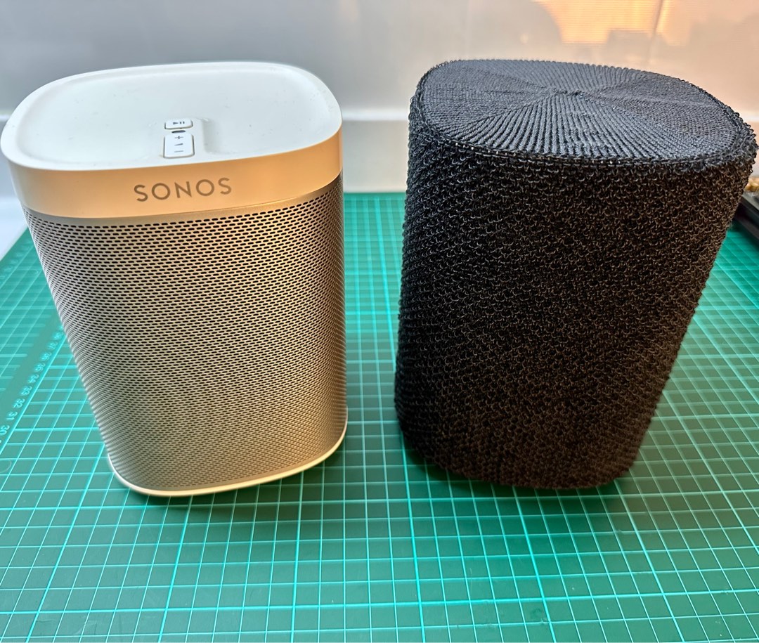 Sonos Play One White With Black Covers x2 Available Audio Soundbars Sonos play one white with black covers x2 available audio soundbars