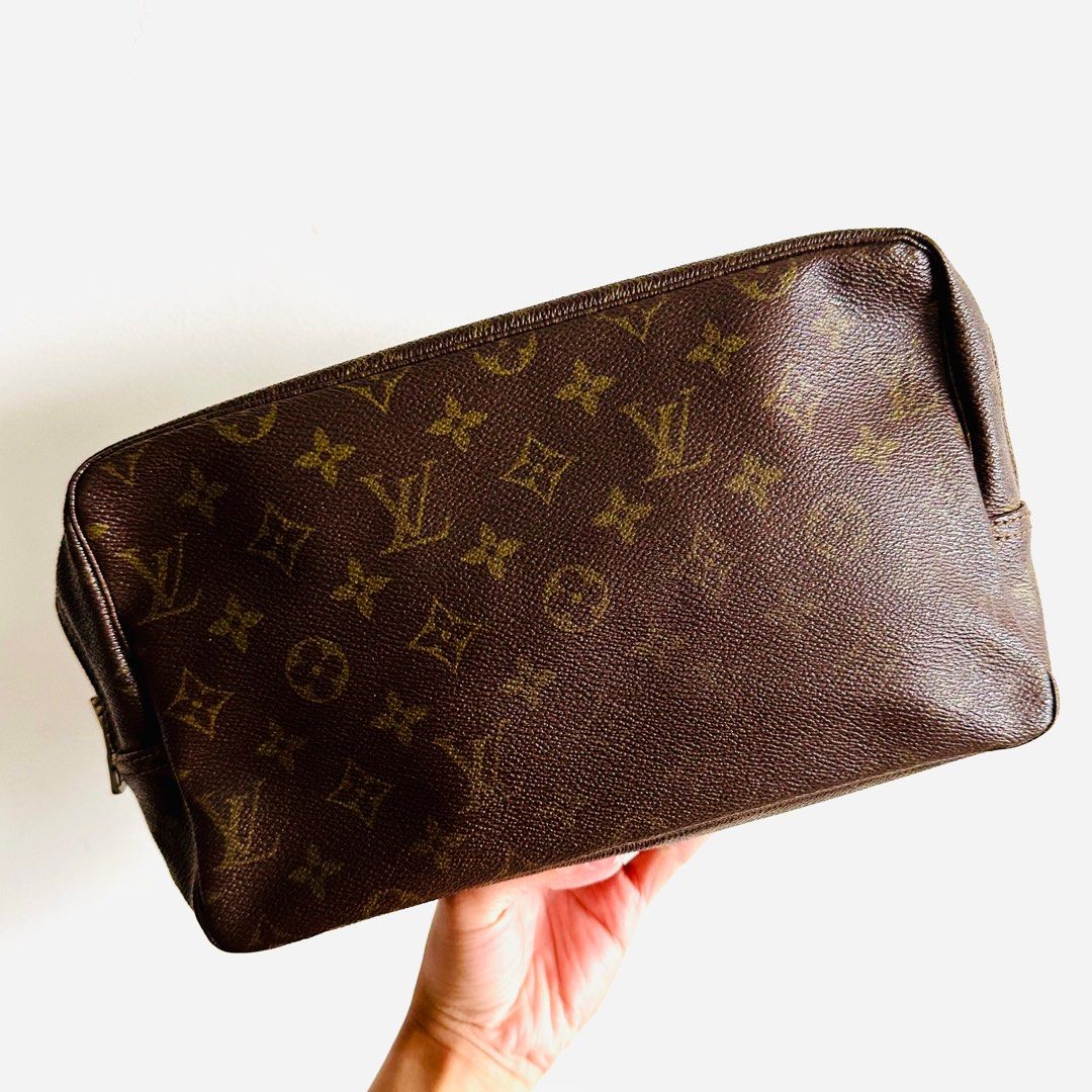 LV toiletry pouch 19, Luxury, Bags & Wallets on Carousell