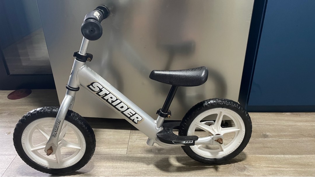 Strider Ultralight Pro 12 Silver Toddler balance bike Sports