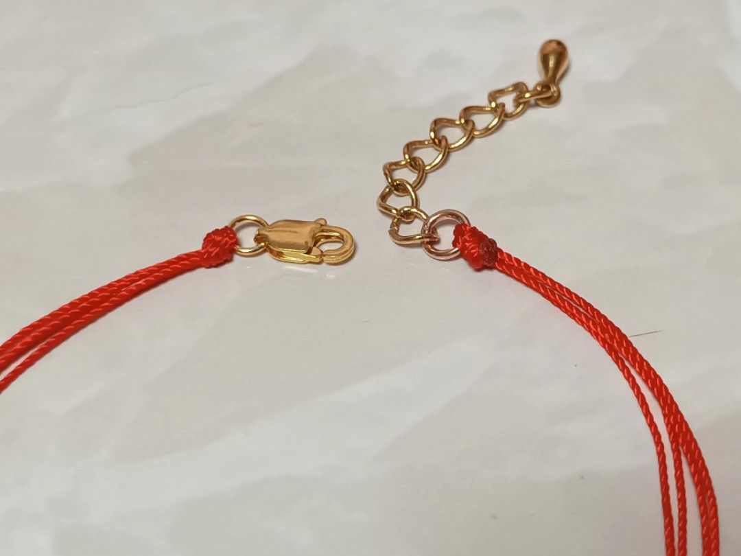 Strings bracelet （分類：手鍊）位於 Hong Kong。 由 rabitart 提交（商品編號 1256501072，圖片 2）。簡介： 四條，就是四的新概念，效果看圖。 亦有換繩服務。 在斷線前換左佢，可保障遺失。 我收到後1,2天可以幫你完成變身。 記得先來你的RedLine相片報價。 ☎️可以留言/whatsapp查詢。 💰 接受多種付款方式 📮 平郵或順豐客付 #rabit工匠 #handmade #love #diy #bracelet #art #jewelry #string #stringcolor #Changecolor #redlineparis #redline #repairbracelet #colors #accessories #braceletrepaire #紅線 #換色 #手繩diy #手工 #首飾維修 #維修。