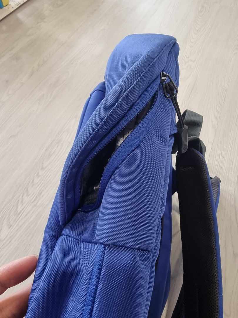 Swiss gear blue back pack Men s Fashion Bags Backpacks on Carousell