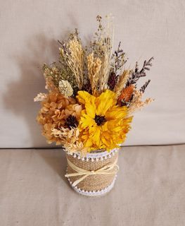 Table Flowers : Preserved/dried/handmade flowers