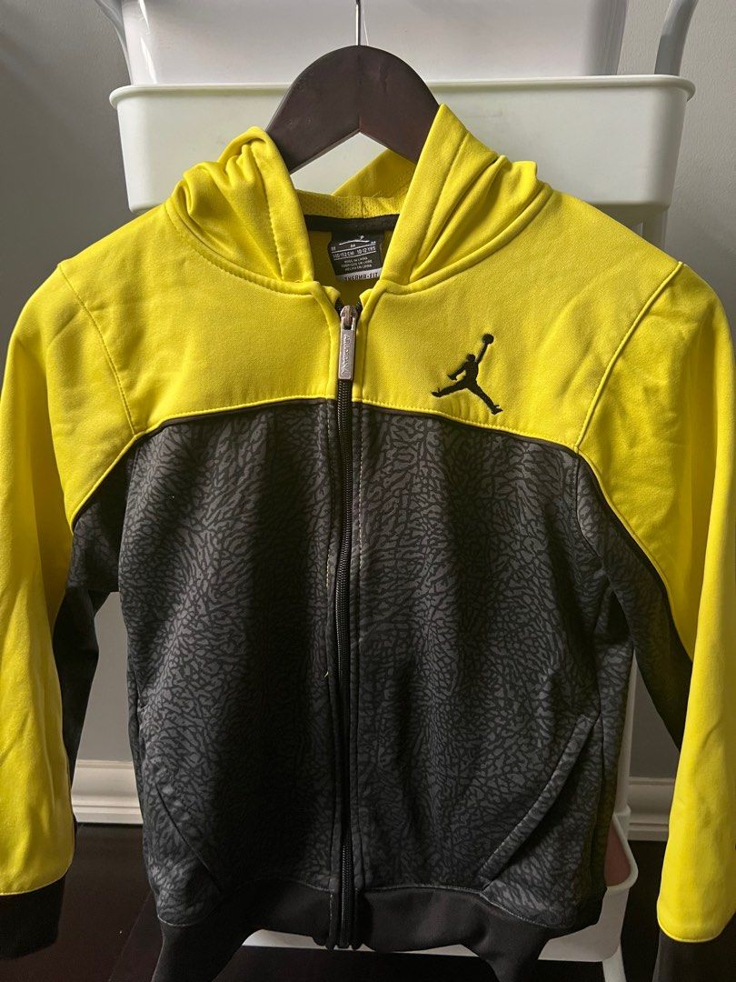 Black and sales yellow jordan jacket