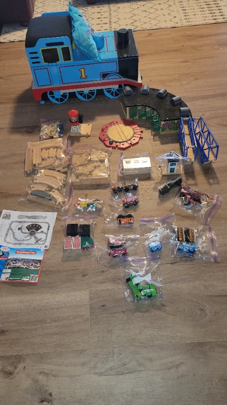 Thomas wooden railway roundhouse set on sale