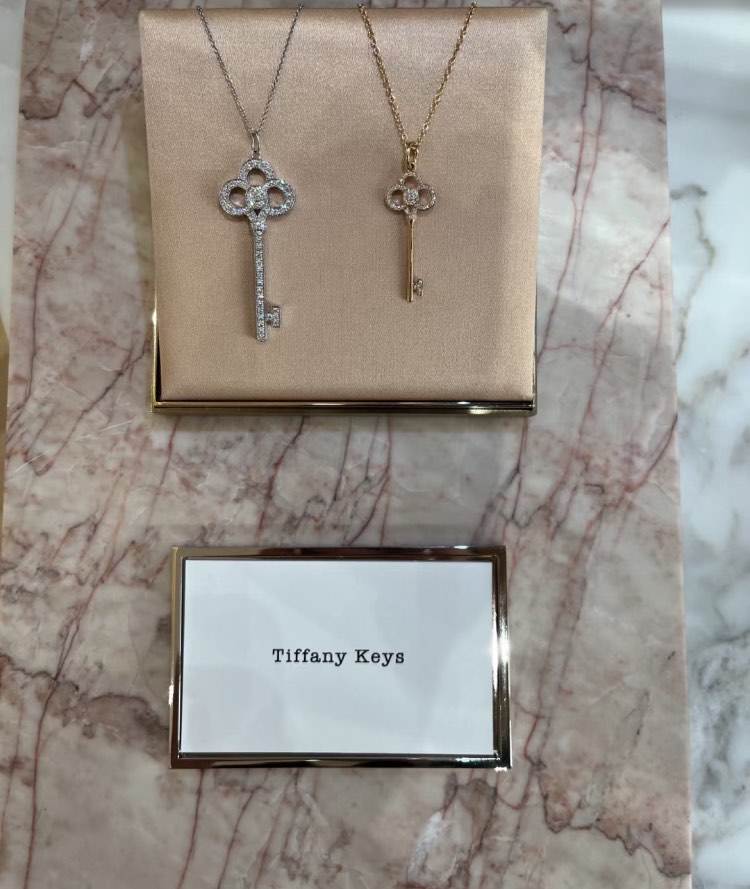 Inspired Tiffany Keys Knot Key Pendant in 18kt Rose Gold