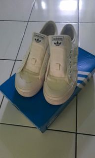 (Titipan bantu sahabat) Sneaker shoes white Adidas Nizza size 40/ 25 cm