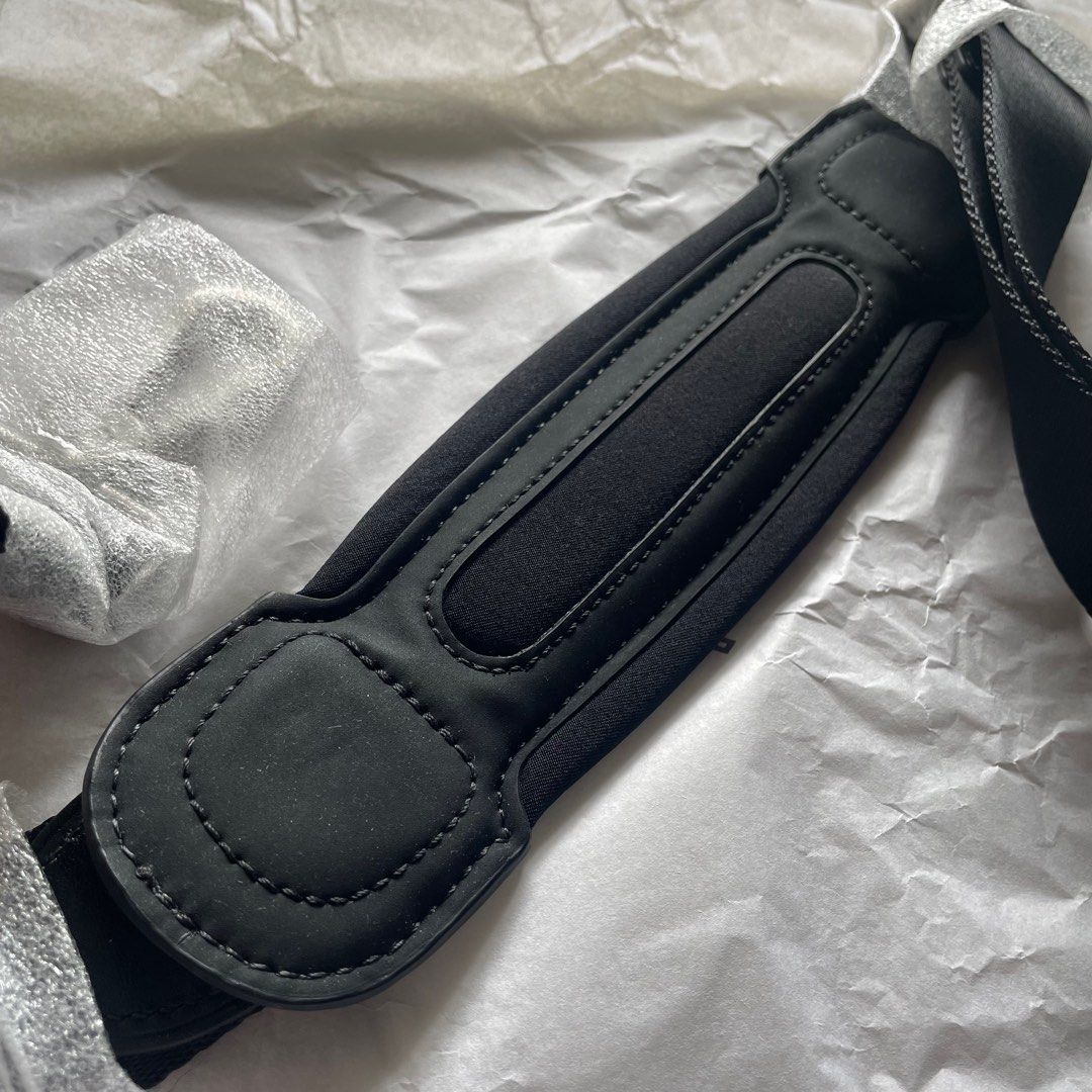 Tumi shoulder store strap pad