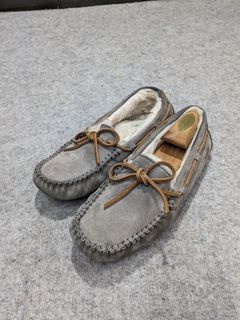 UGG Dakota Pewter Suede Sheepskin Ankle Women's Slippers Gray Sandals Size 7