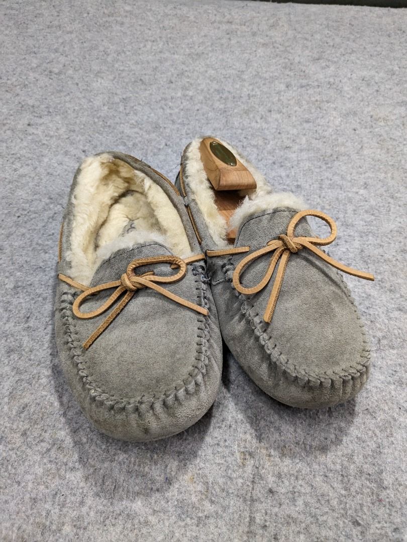 Ugg dakota slipper pewter size 2025 9