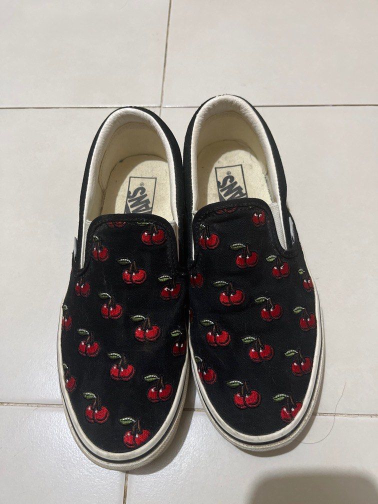 Vans UA Classic Cherries Slip On