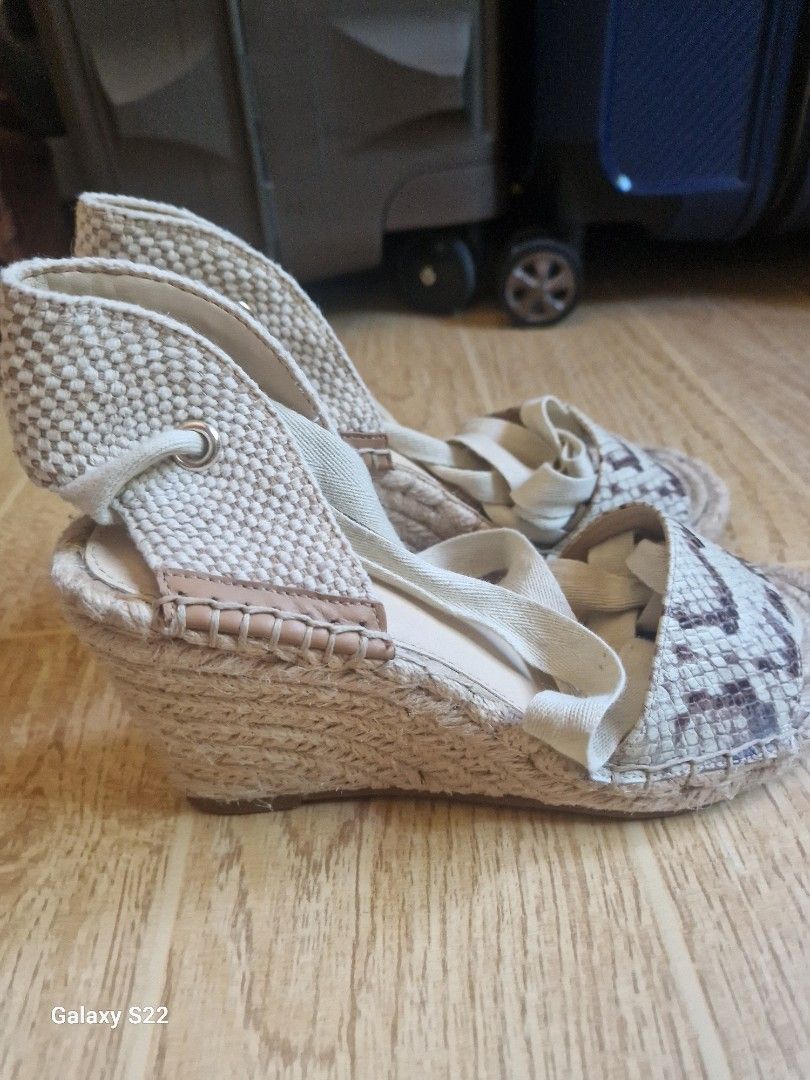 Vince Camuto wedge sandals Women s Fashion Footwear Wedges on
