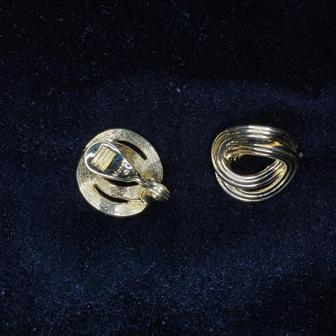 Vintage Monet Clip on Earrings (Category: Earrings) located in Talisay. Submitted by jingcas (Listing ID 1256567458, Image 3). Description: .