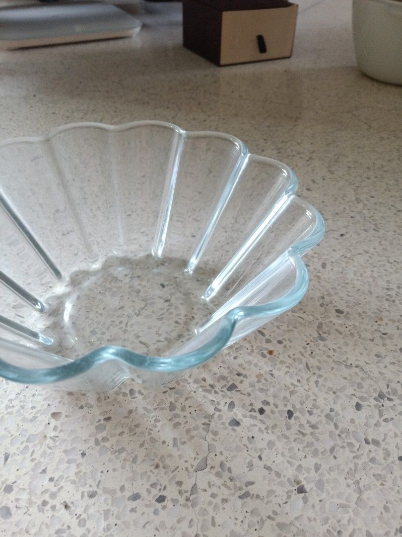 Vintage Pyrex France 20cm fluted glass bowl for agar jelly, Hobbies