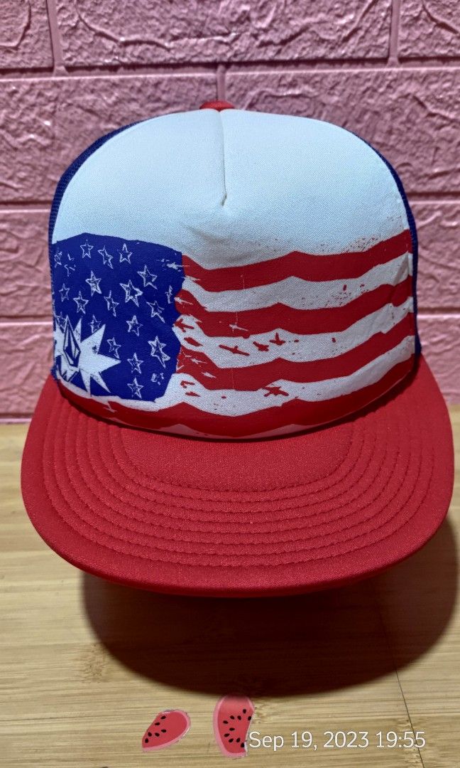 Volcom Trucker Cap (Category: Caps & Hats) located in Quezon City. Submitted by SuotKalyeManila (Listing ID 1256483135, Image 2). Description: Manage your expectations preloved caps/ ukay caps po ito at hindi po brandnew minsan may mga minor flaws sign of usage at depende po sa kondisyon Condition: Excellent like new Size: One Size Fits All No Issue laba na ready to wear Location Novaliches Quezon City/ Malate Manila Pm for details.