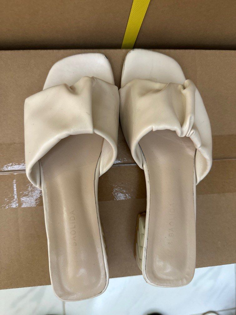 White heels flatforms size 37 Women s Fashion Footwear Heels on Carousell