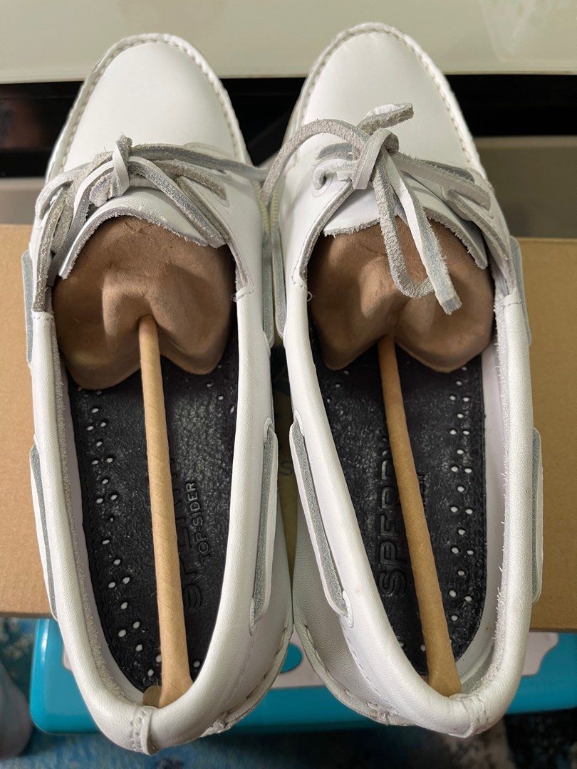 White suede hotsell sperry topsiders