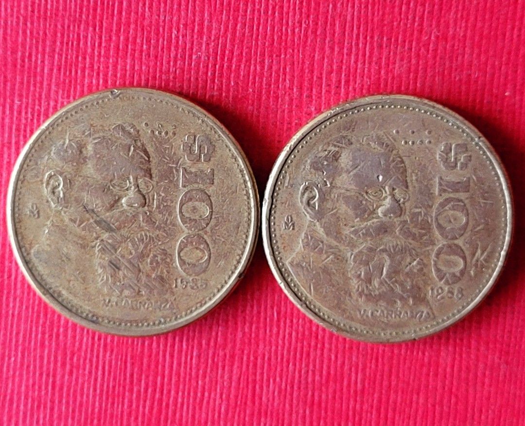 034早期墨西哥各年代黃金色（100披索）錢幣（2枚合拍，保真，美品）。, 書籍、休閒與玩具, 收藏、紀念品, 錢幣、紙鈔在旋轉拍賣