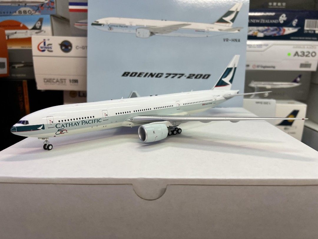 1/200 Cathay Pacific B777-200 VR-HNA 50 Years, 興趣及遊戲, 玩具 