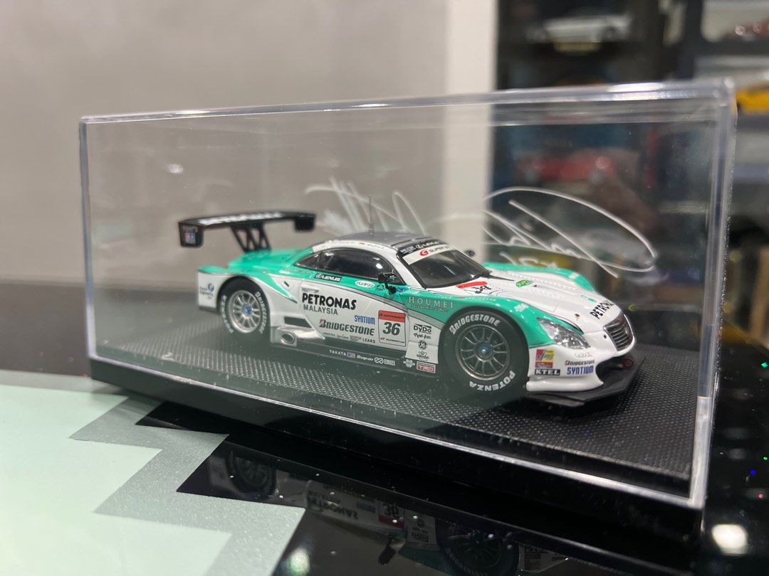 EBBRO PETRONAS Tom's SC430 2009 チャンピオン Amazon | エブロ 1/43 ペトロナス トムス SC430 2009 #36