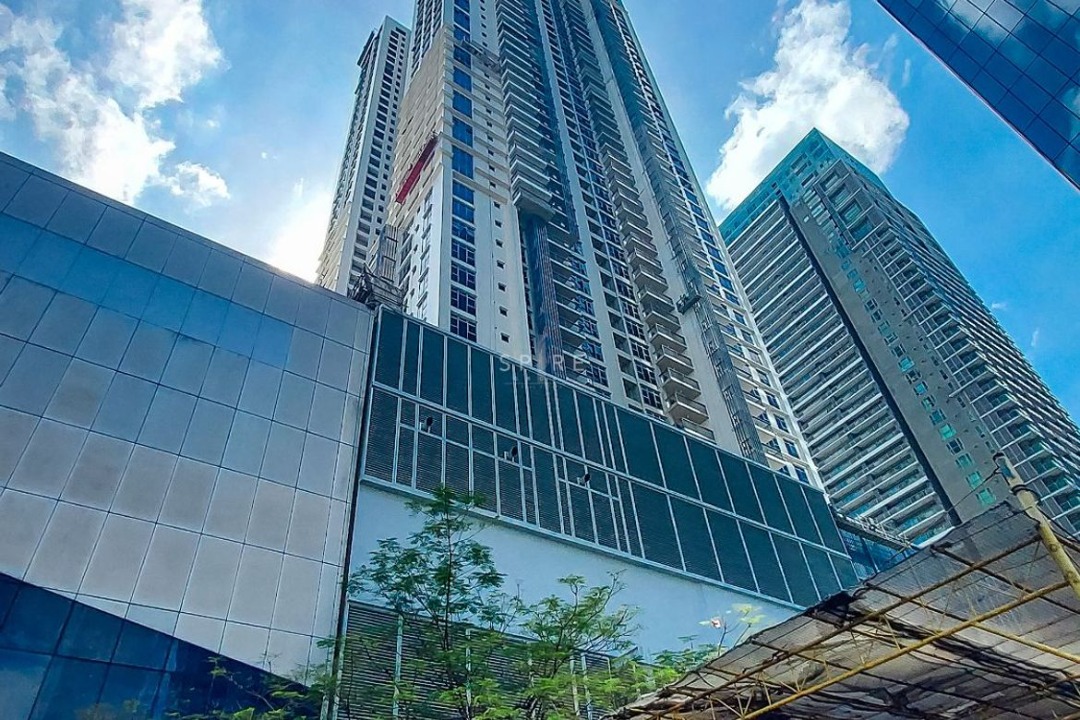 park triangle residences 1br for sale , bgc across serendra one De La Salle University BGC