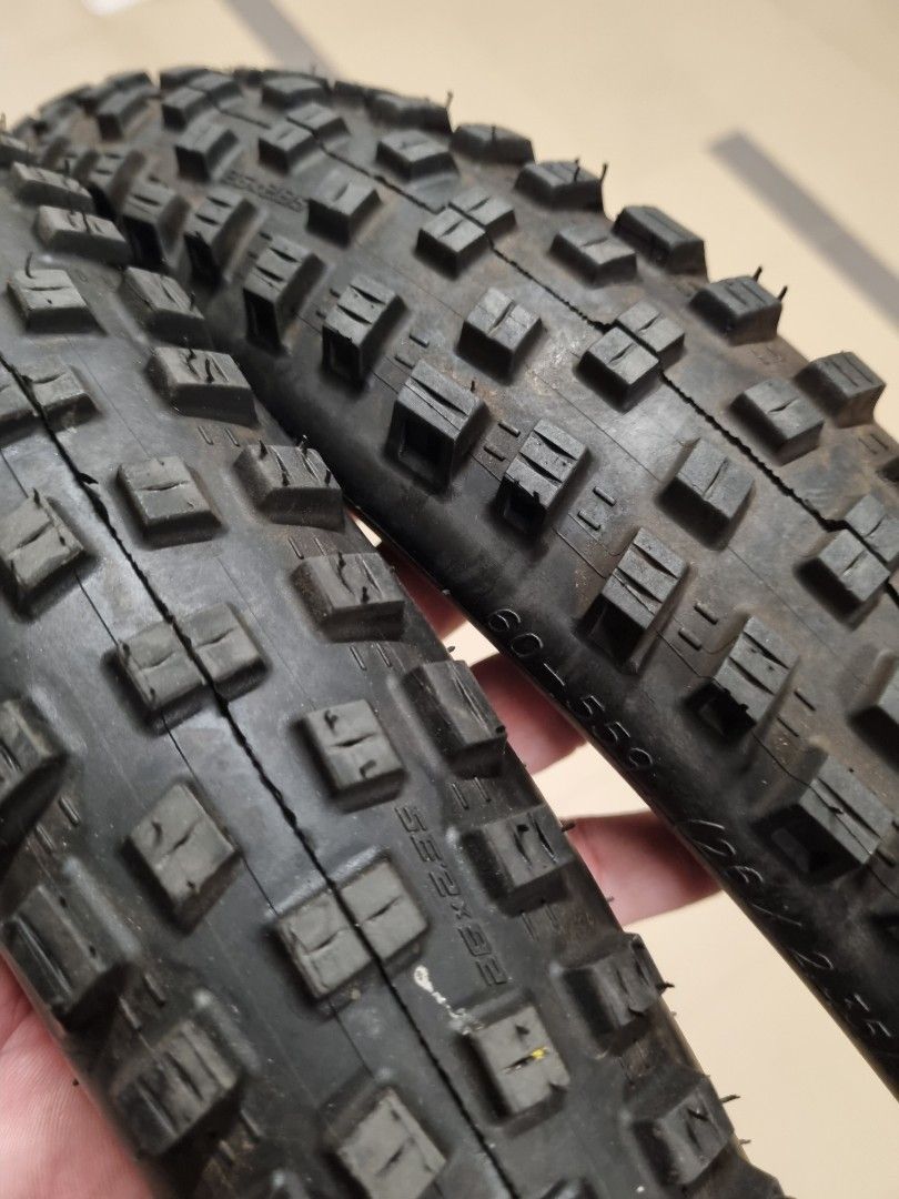 2 Copertone MTB Schwalbe Nobby Nic 26x2.25 – Nero, Wire Bead, Battistrada Tassellato, Antiforatura