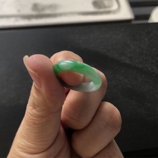 天然緬甸a貨翡翠春彩底帶陽綠戒圈
