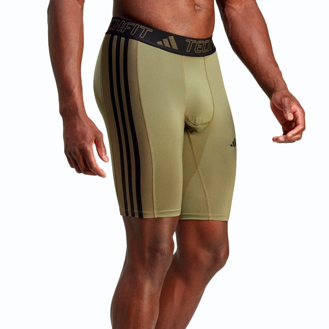 Short compression pants for men adidas Techfit Base Short Tights M