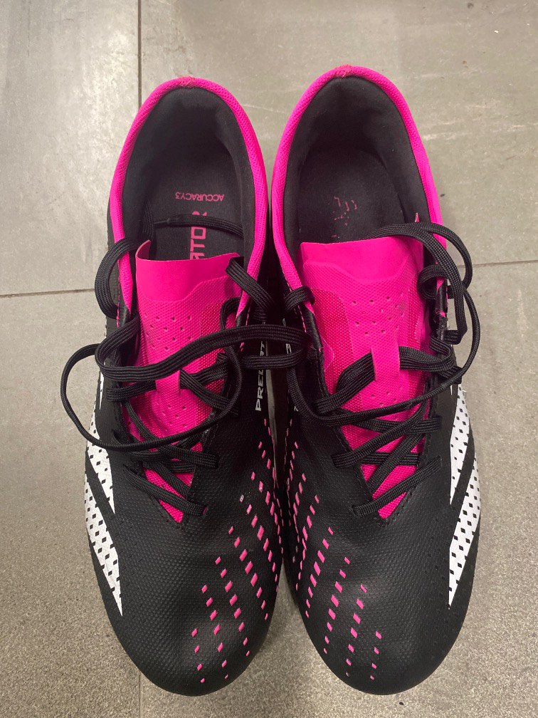 Adidas Football Shoe, 男裝, 鞋, 波鞋 Carousell