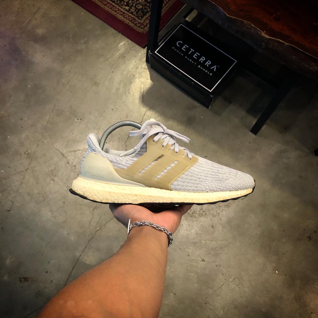 Adidas ultra shop boost gold 8200