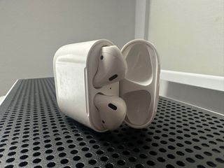 AirPods Gen 2