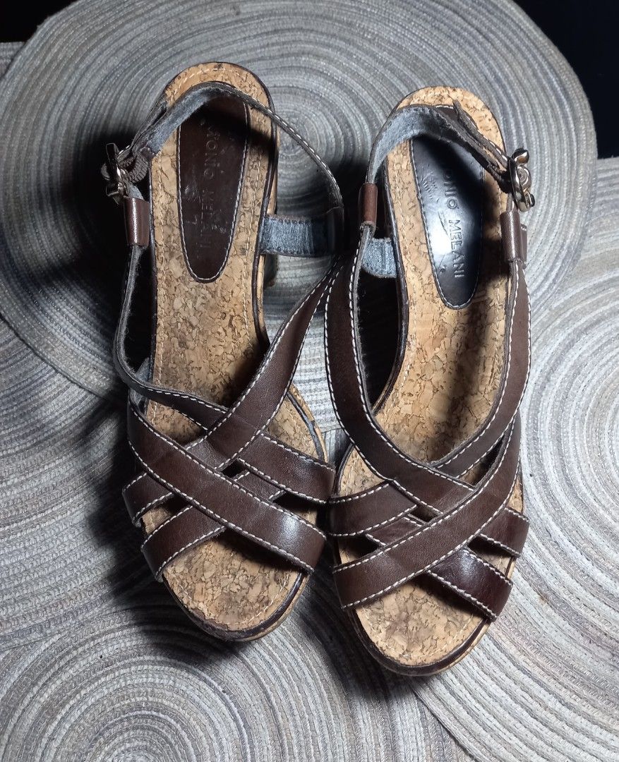 ANTONIO MELANI Women s Wedge Heels Size 8.5M w Issues Women s