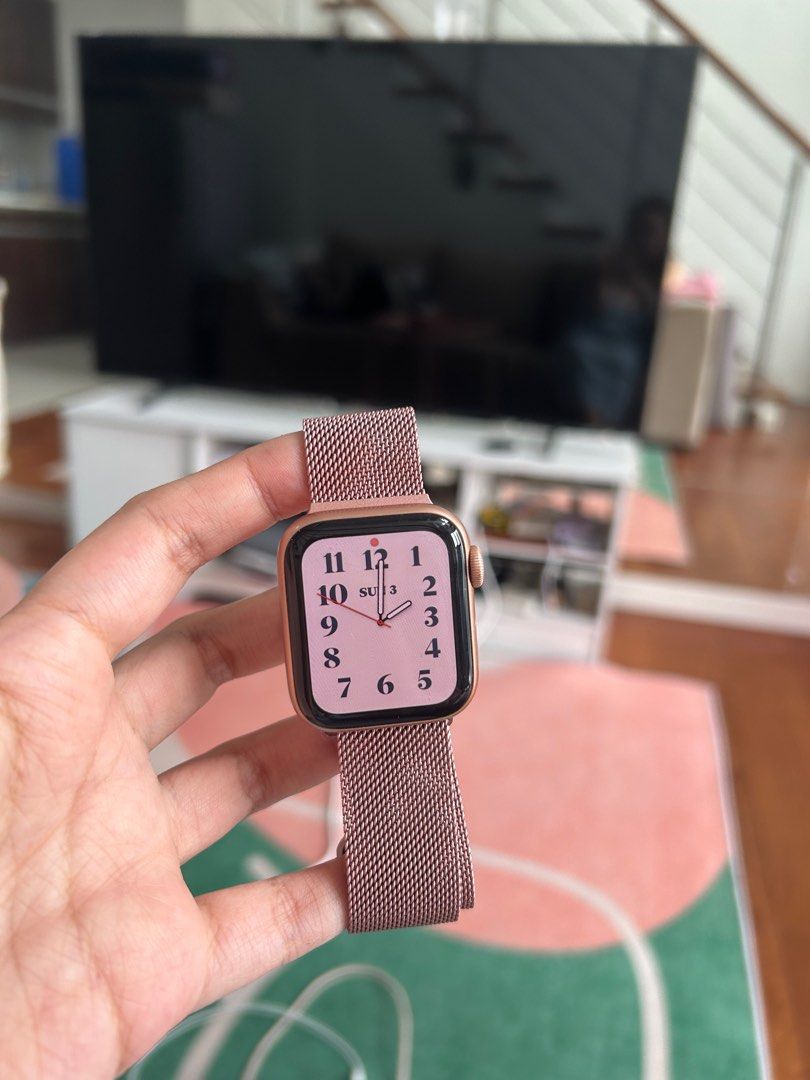 Apple Watch SE 1 Gold Rose Gold or Pink look 40mm with