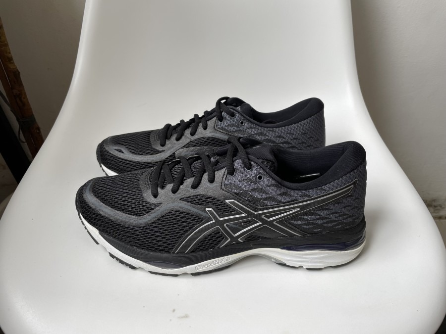 Sepatu asics cumulus 19 top