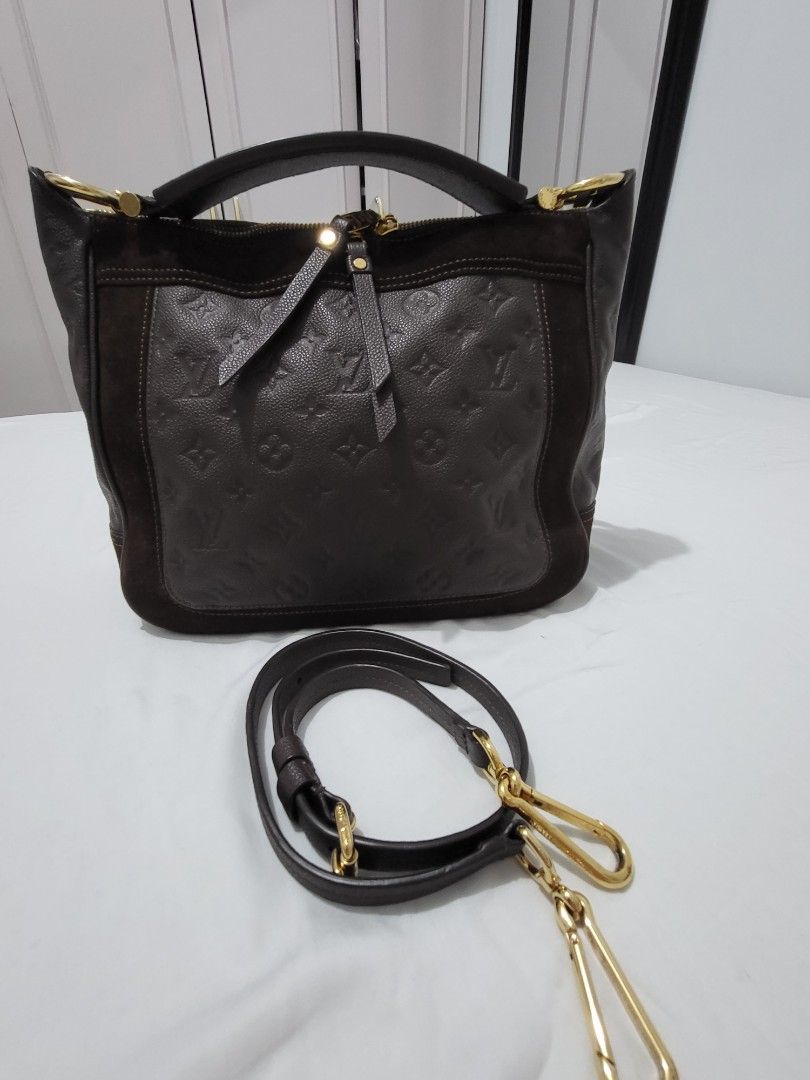 Authentic Louis Vuitton Audacious (Category: Luxury Bags & Wallets) located in Manila. Submitted by jml.ecg (Listing ID 1256682872, Image 1). Description: one of a kind piece of LV in mahina leather this is super nice.