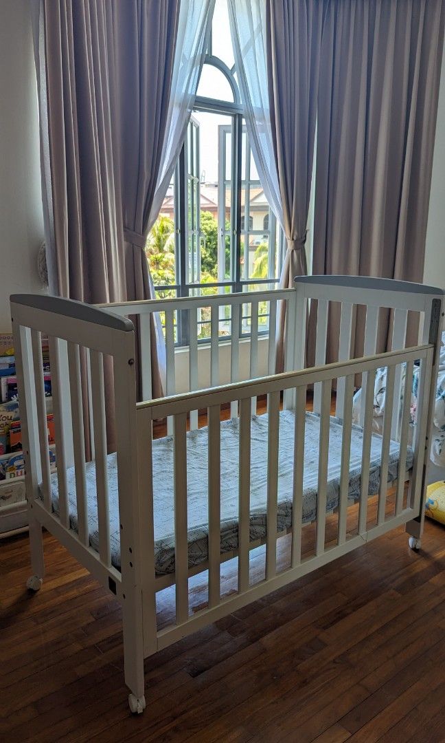 Sussex baby cot clearance