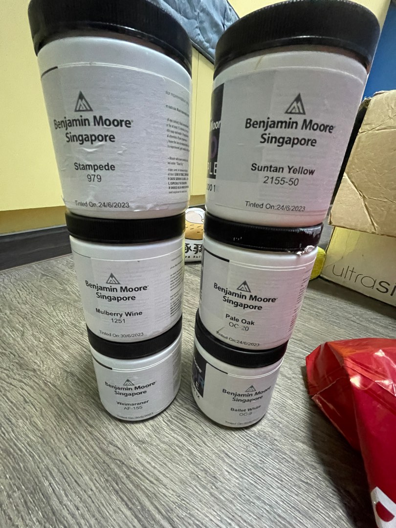 Benjamin Moore sample paints, Everything Else on Carousell