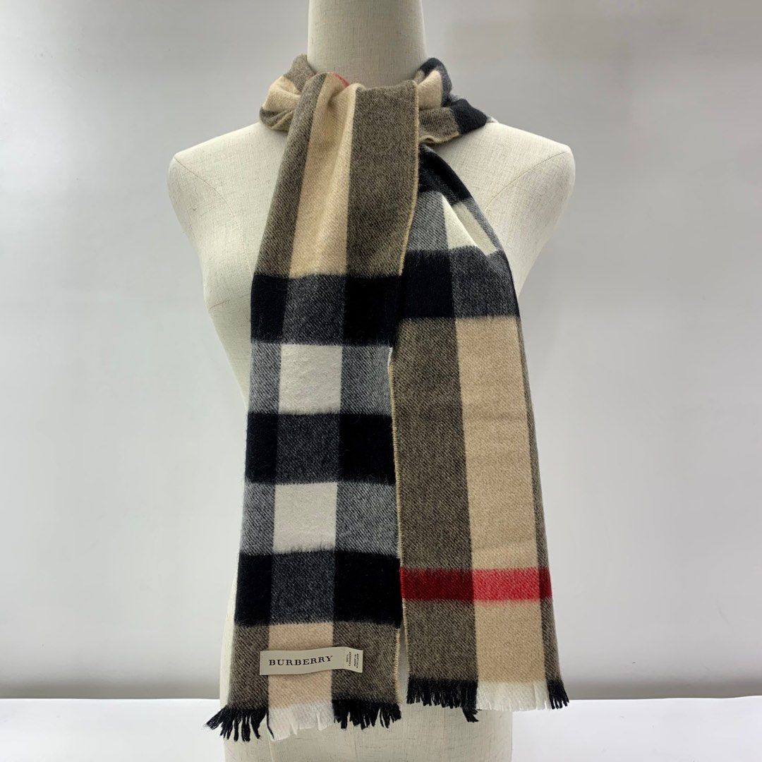 Burberry 100 store cashmere scarf 01