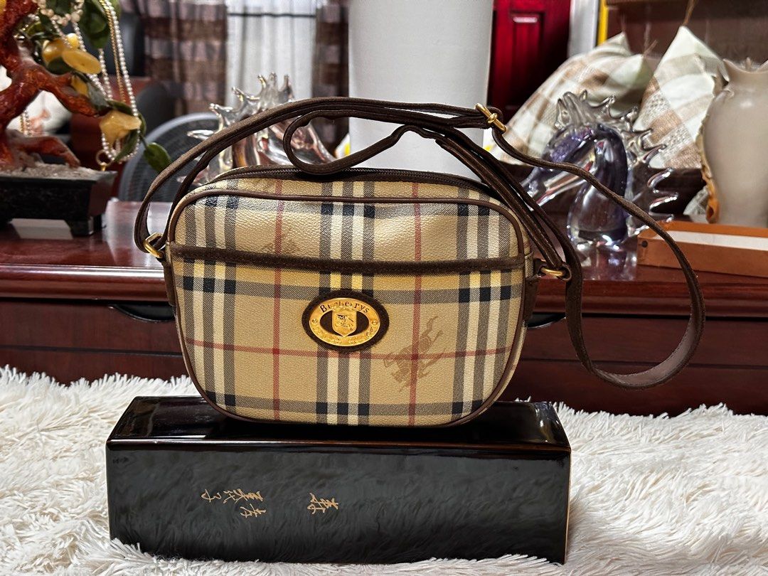 Vintage Burberry Bag ORIGINAL Burberrys of London, Luxury, Bags & Wallets  on Carousell
