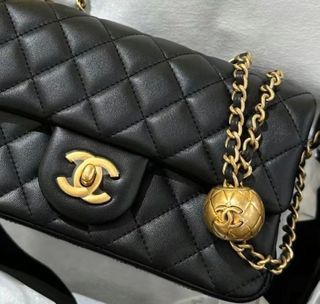 Chanel 22s Small Heart Bag in Black (Brand New), Luxury, Bags & Wallets on  Carousell
