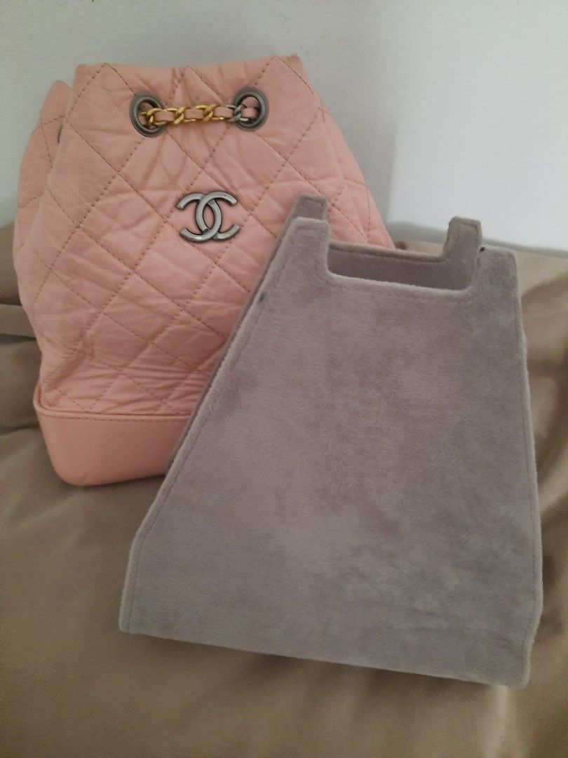 Chanel gabrielle size 24cm kulit made in france lengkap box, Fesyen Wanita,  Tas & Dompet di Carousell