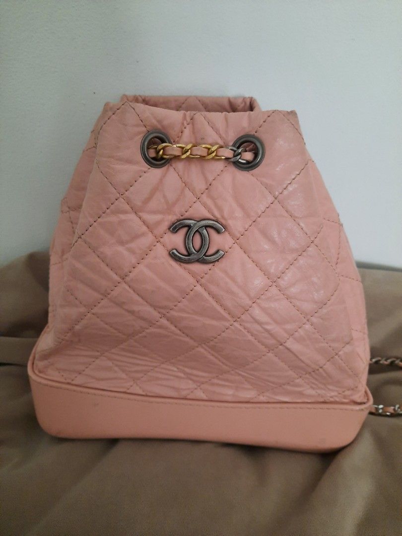 Chanel gabrielle size 24cm kulit made in france lengkap box, Fesyen Wanita,  Tas & Dompet di Carousell