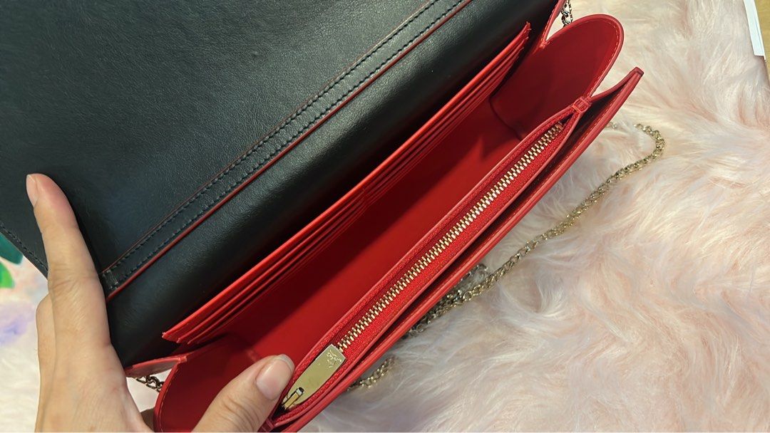 Paloma Embellished Leather Clutch in Red - Christian Louboutin